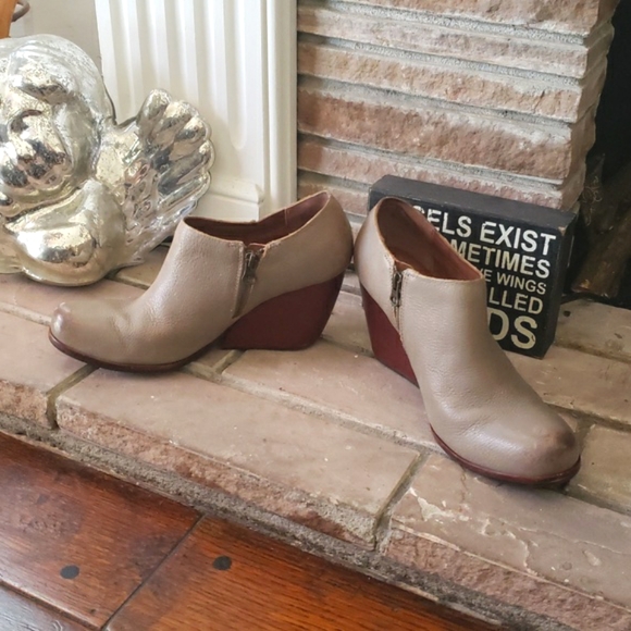 Kork-Ease Holmes Burnished Booties Size 9.5 - Picture 3 of 14